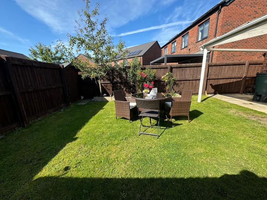 Holiday home New Large Townhouse 3 Bedrooms 4 Beds And Parking Manchester